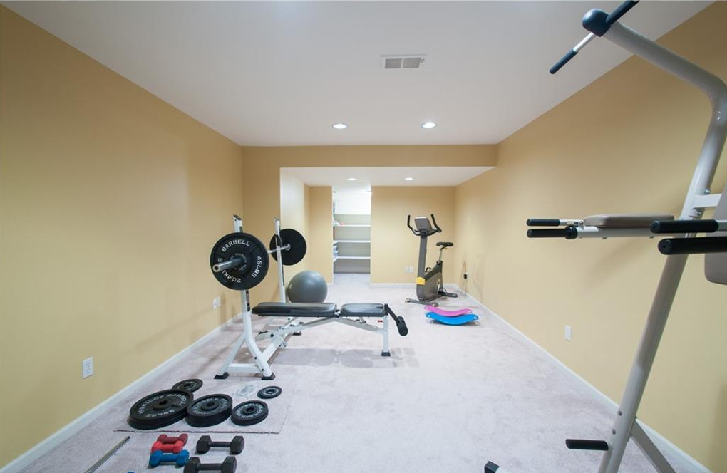 47320 Autumn Park Crt, Novi, MI 48374